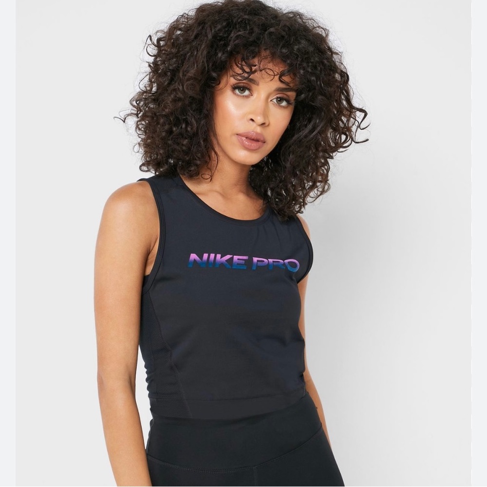 Nike Pro black cropped top Small